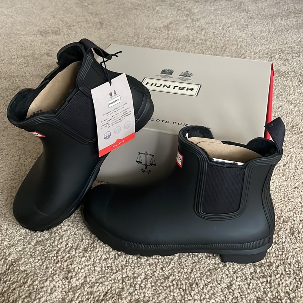 HUNTER Shearling Lined Chelsea Boots